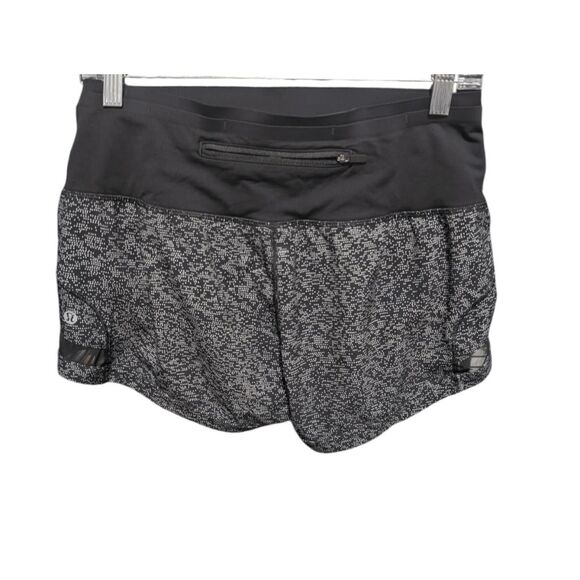 LULULEMON ATHLETICA Pace Perfect Short (3') Size 6 - Picture 4 of 6